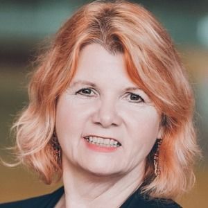 Meet your Posher, Linda